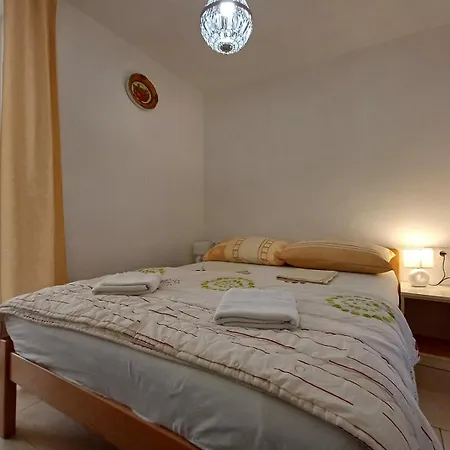 Koralj 3 With A Heated Pool Krk Town