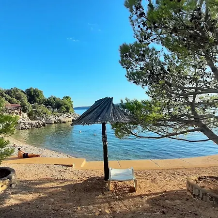 Διαμέρισμα Koralj 3 With A Heated Pool