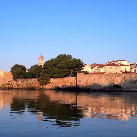 Koralj 3 With A Heated Pool Διαμέρισμα *